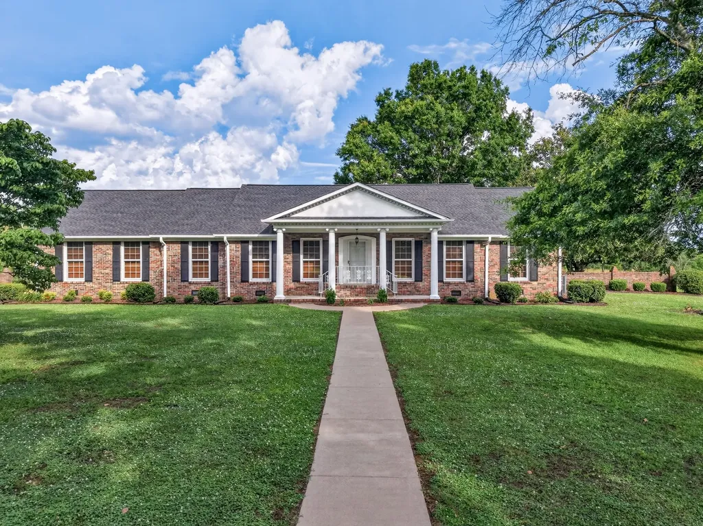 805 Boonshill Petersburg Road Petersburg TN 37144