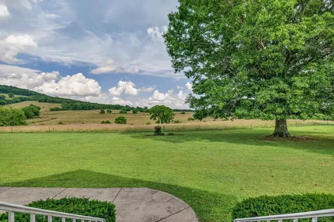 805 Boonshill Petersburg Road Petersburg TN 37144