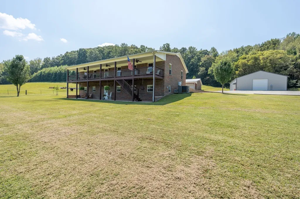 6285 Rayburn Creek Road Collinwood TN 38450