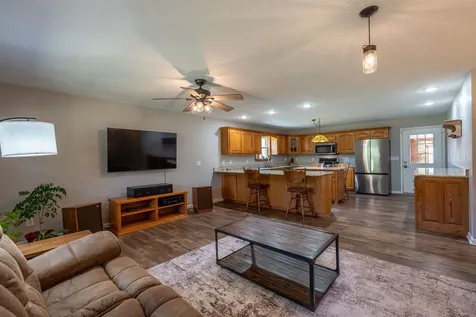 6285 Rayburn Creek Road Collinwood TN 38450
