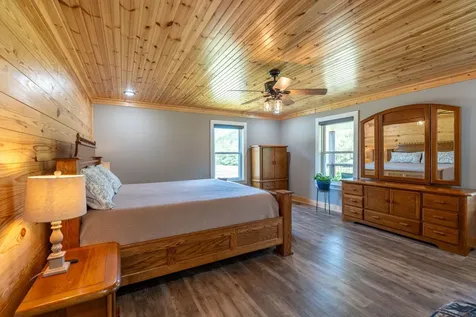 6285 Rayburn Creek Road Collinwood TN 38450