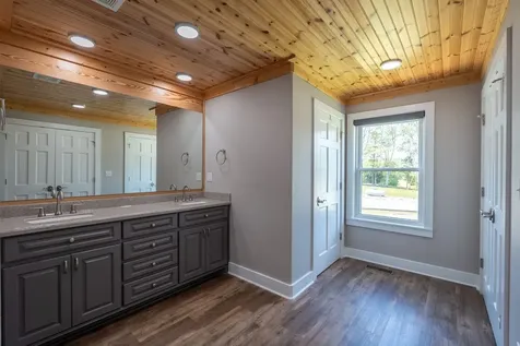 6285 Rayburn Creek Road Collinwood TN 38450