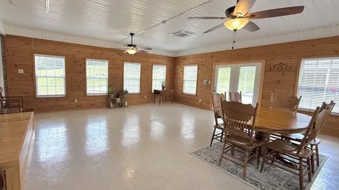 6285 Rayburn Creek Road Collinwood TN 38450
