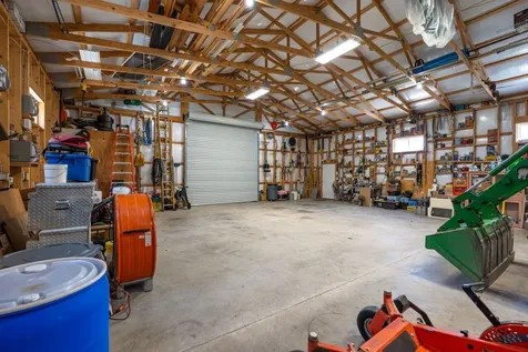 6285 Rayburn Creek Road Collinwood TN 38450