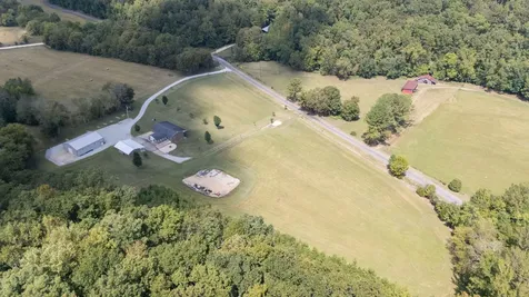 6285 Rayburn Creek Road Collinwood TN 38450
