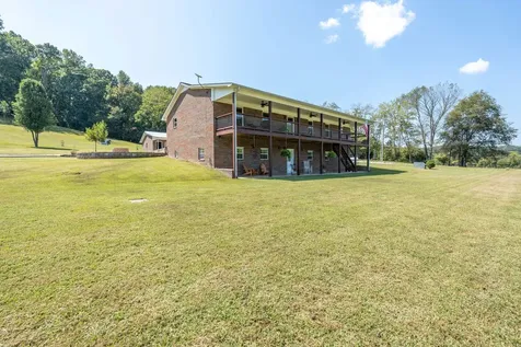 6285 Rayburn Creek Road Collinwood TN 38450