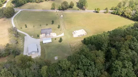 6285 Rayburn Creek Road Collinwood TN 38450