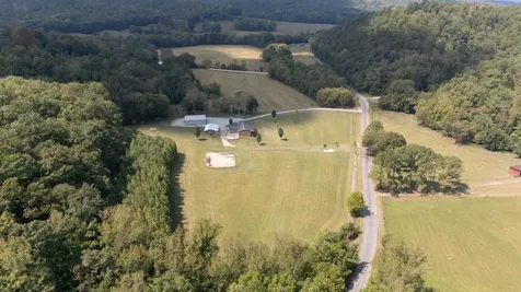 6285 Rayburn Creek Road Collinwood TN 38450
