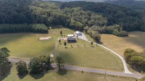 6285 Rayburn Creek Road Collinwood TN 38450
