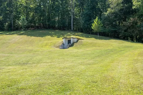 6285 Rayburn Creek Road Collinwood TN 38450