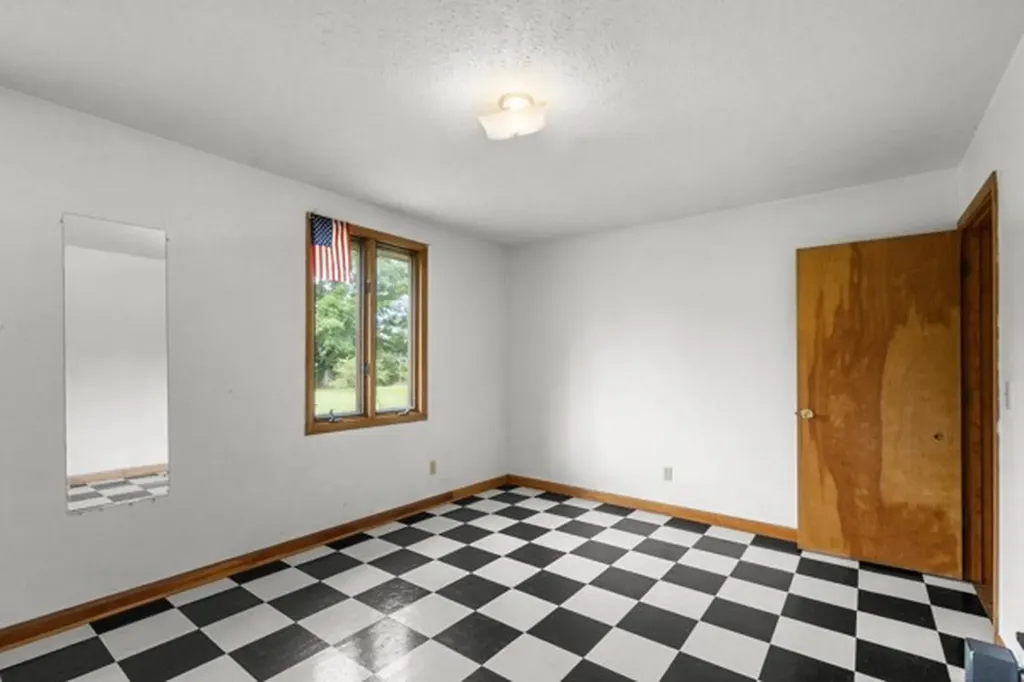 384 Columbia Avenue Centerville TN 37033