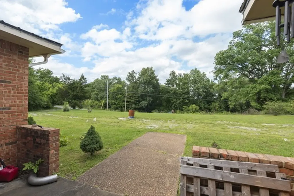 384 Columbia Avenue Centerville TN 37033