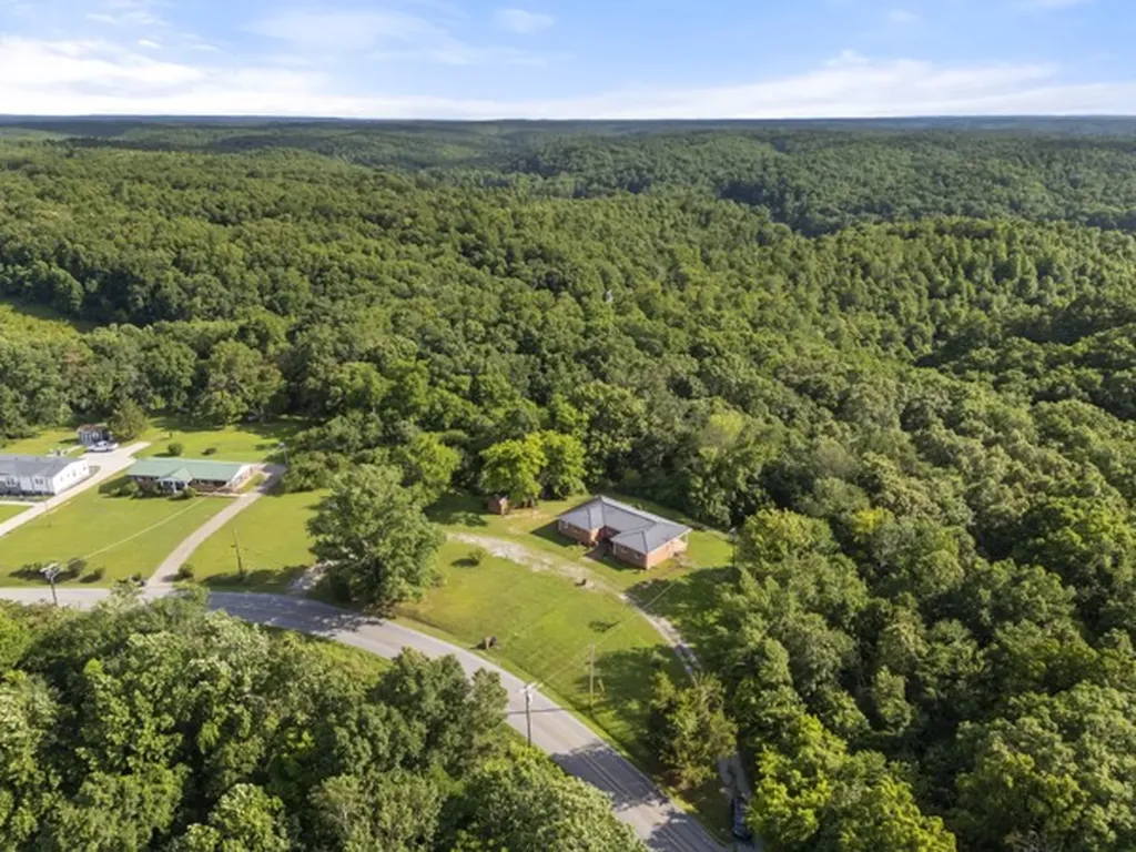 384 Columbia Avenue Centerville TN 37033