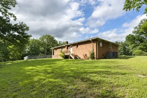 384 Columbia Avenue Centerville TN 37033
