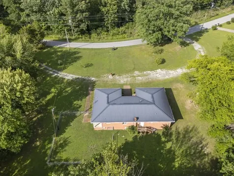 384 Columbia Avenue Centerville TN 37033