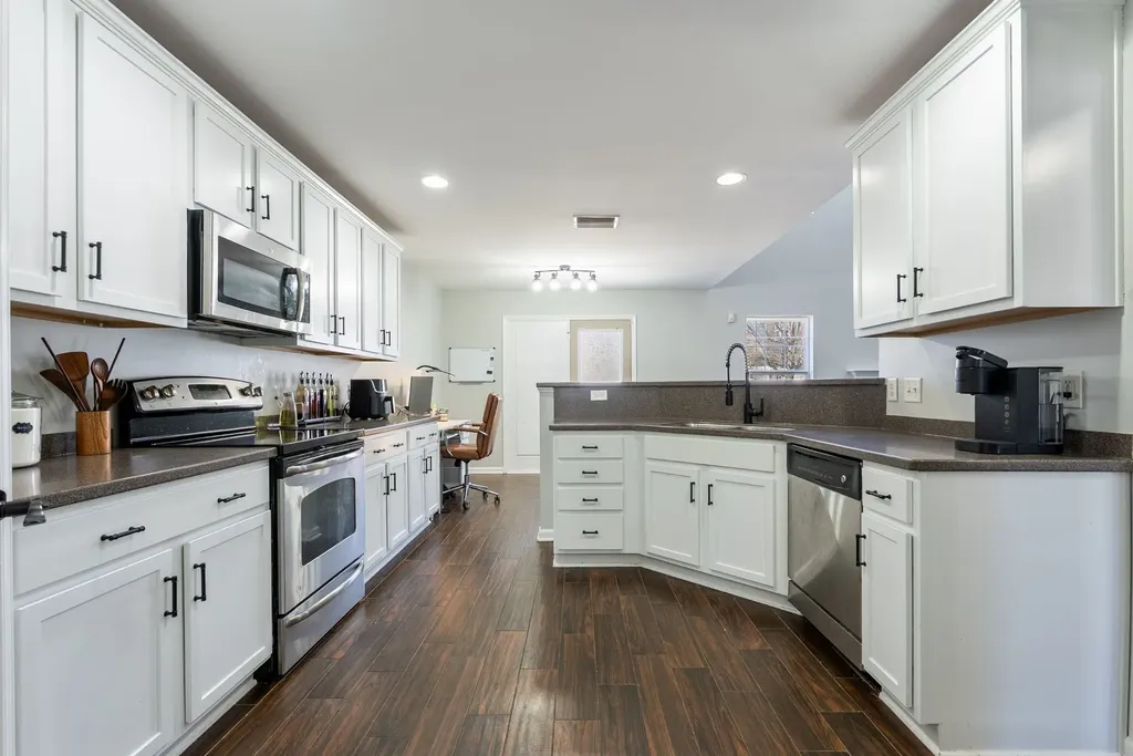 5037 Saint Ives Drive Murfreesboro TN 37128