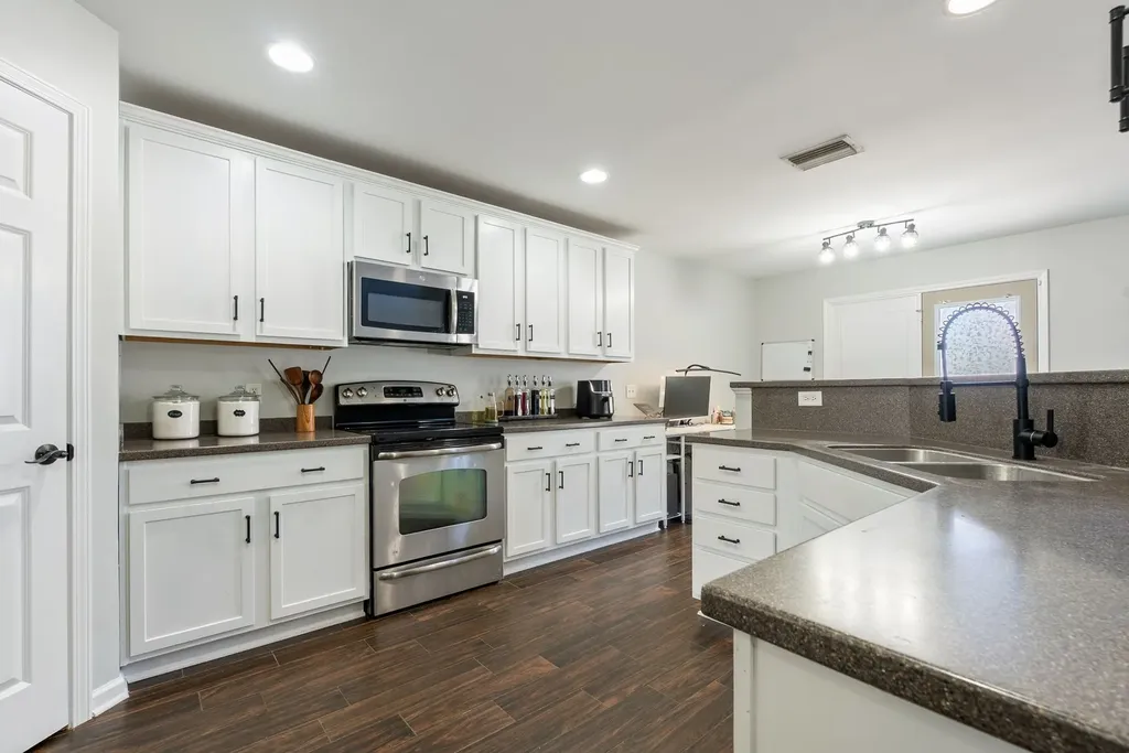 5037 Saint Ives Drive Murfreesboro TN 37128