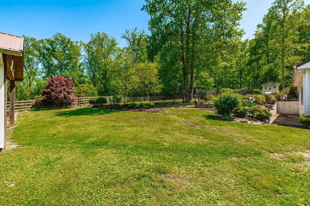 8909 Highway 100 Nashville TN 37221