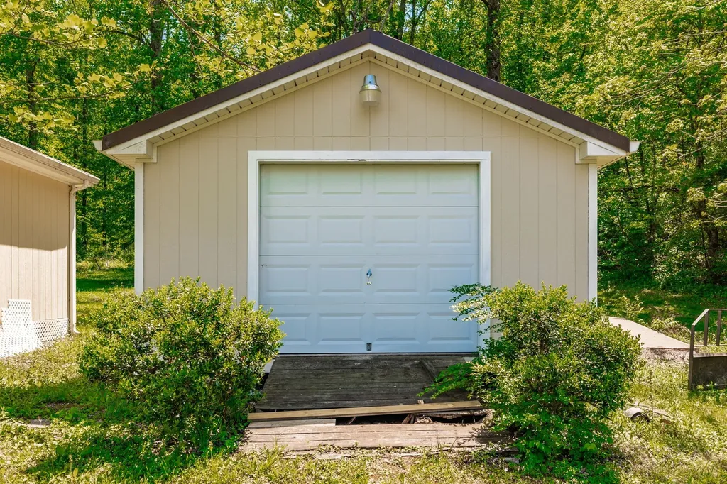 8909 Highway 100 Nashville TN 37221