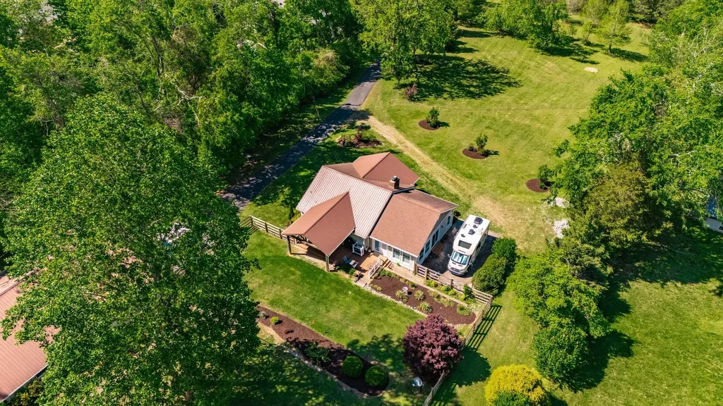 8909 Highway 100 Nashville TN 37221