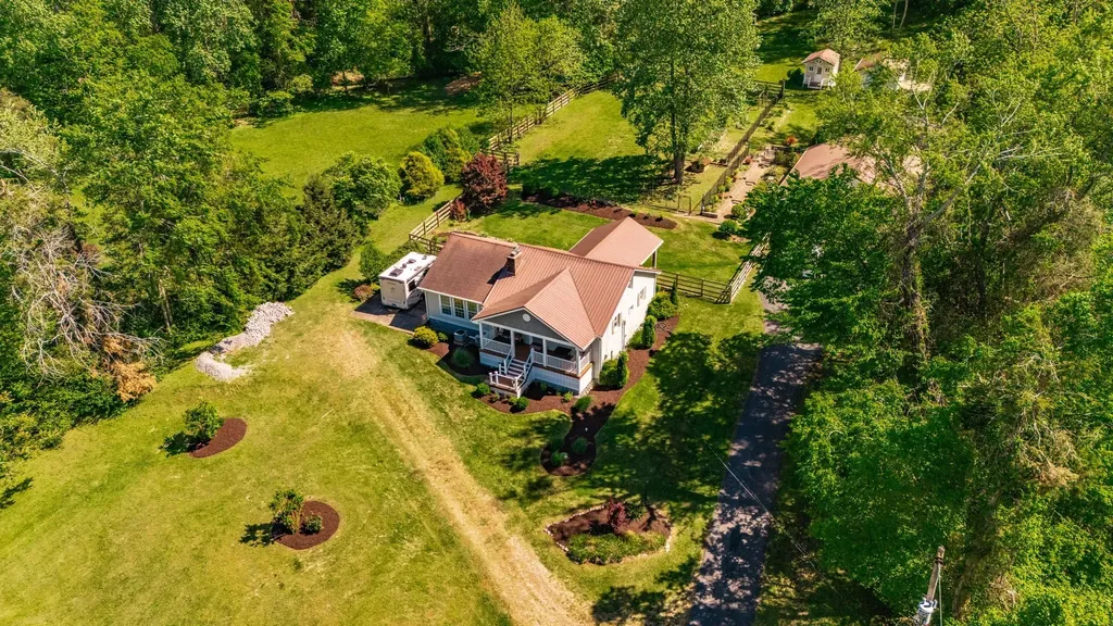 8909 Highway 100 Nashville TN 37221