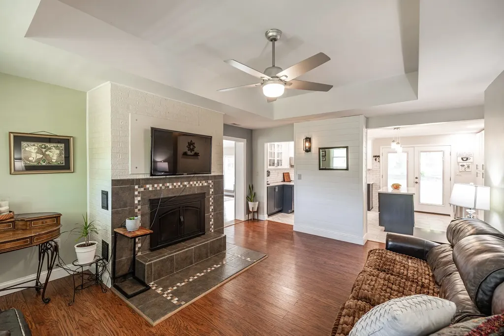 8909 Highway 100 Nashville TN 37221