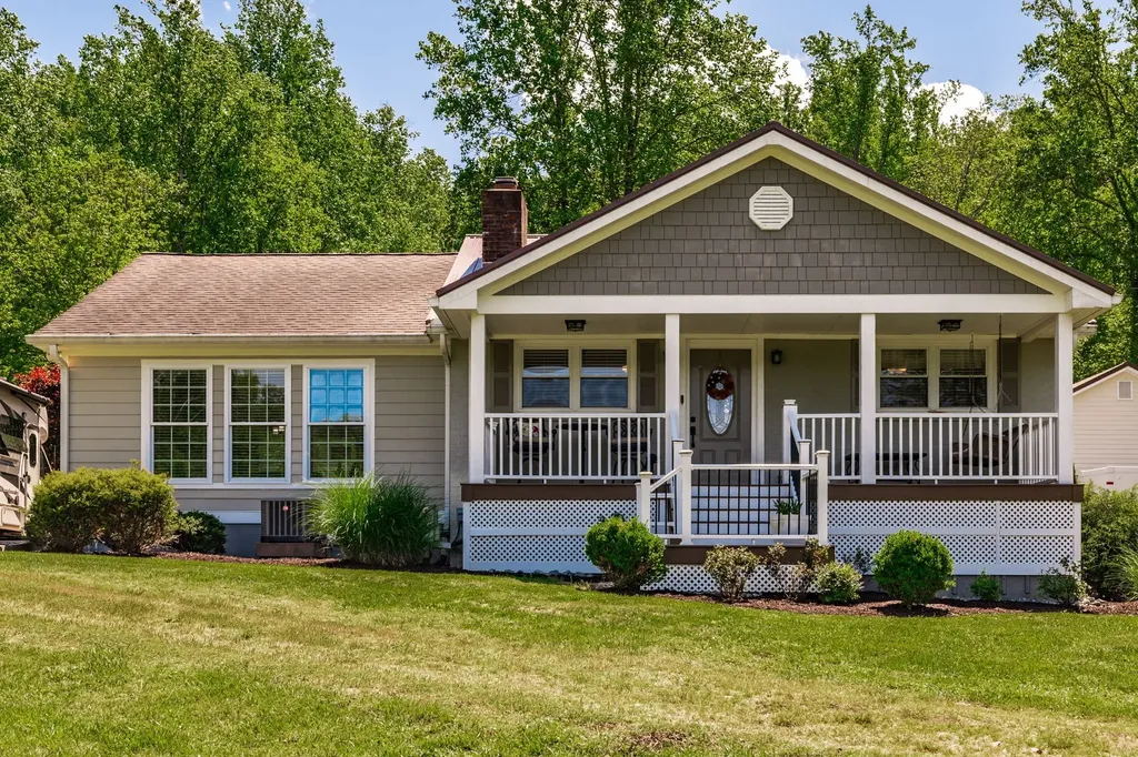 8909 Highway 100 Nashville TN 37221