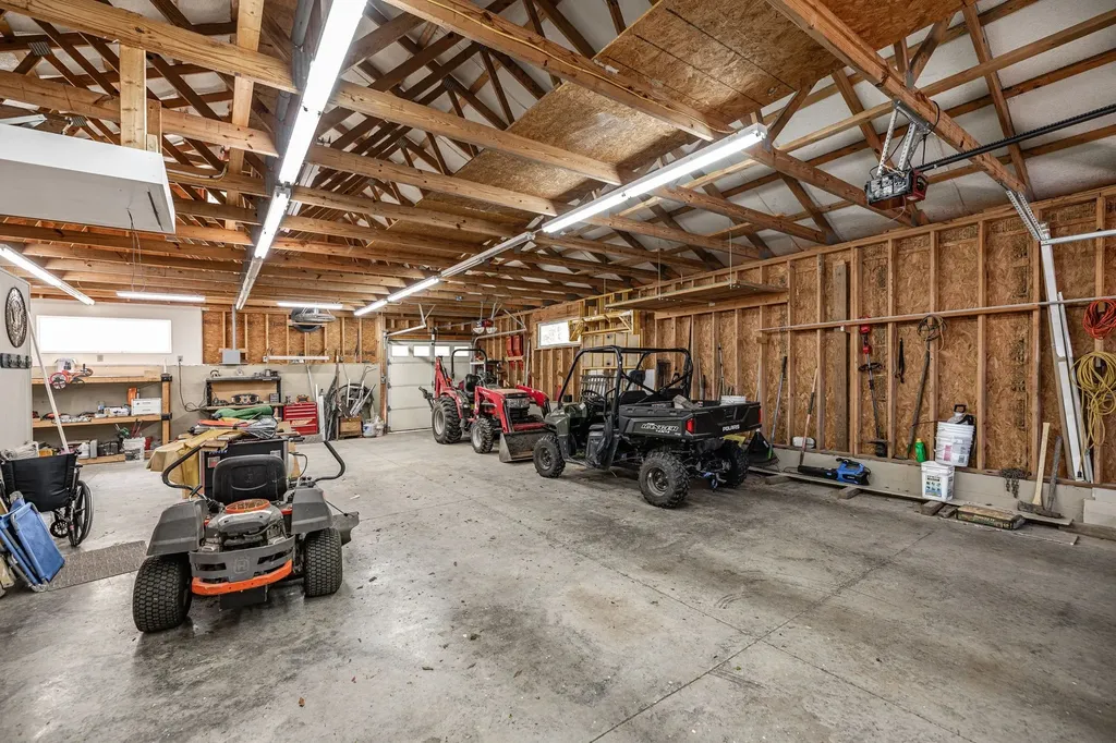 8909 Highway 100 Nashville TN 37221
