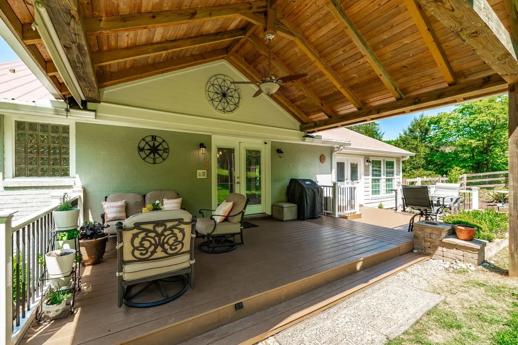 8909 Highway 100 Nashville TN 37221