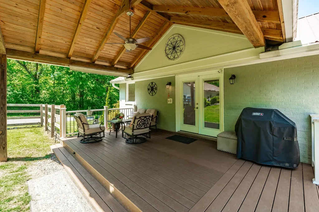 8909 Highway 100 Nashville TN 37221