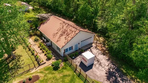 8909 Highway 100 Nashville TN 37221