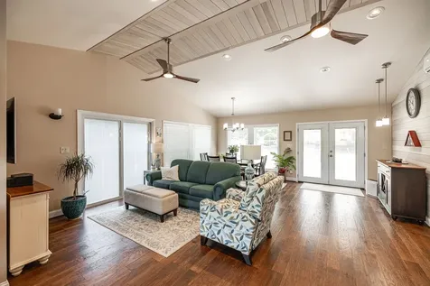 8909 Highway 100 Nashville TN 37221