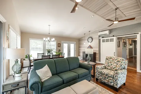 8909 Highway 100 Nashville TN 37221