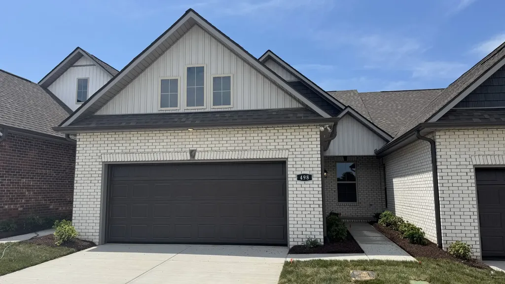 498 W Foxrun Springfield TN 37172