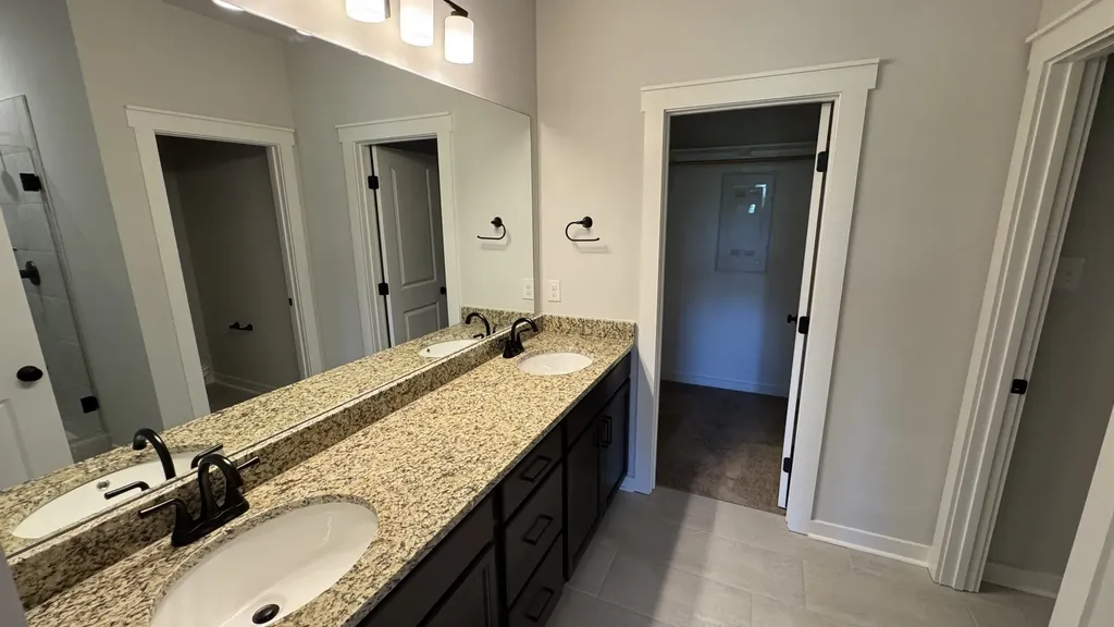 498 W Foxrun Springfield TN 37172