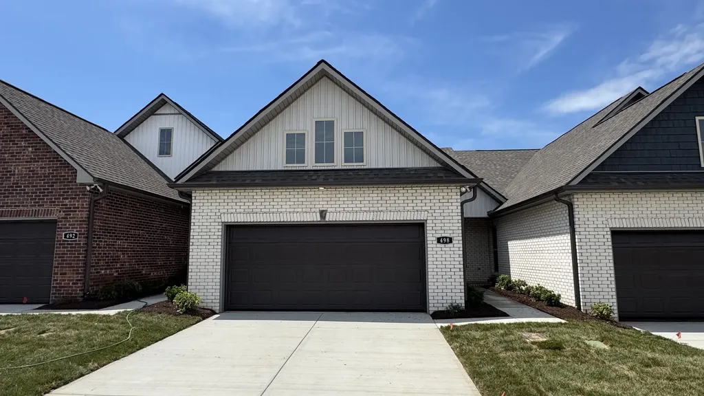 498 W Foxrun Springfield TN 37172