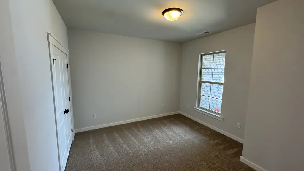 498 W Foxrun Springfield TN 37172