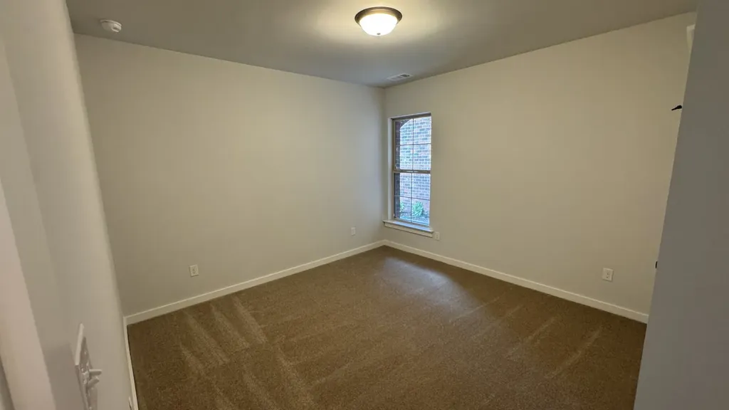 498 W Foxrun Springfield TN 37172