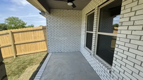 498 W Foxrun Springfield TN 37172