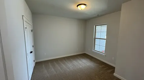 498 W Foxrun Springfield TN 37172