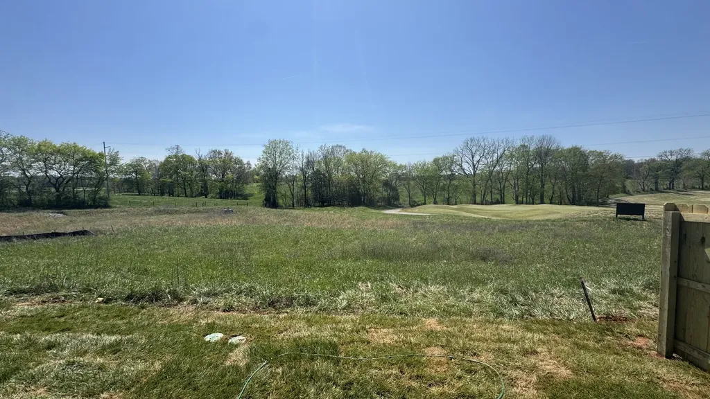 482 W Foxrun Springfield TN 37172