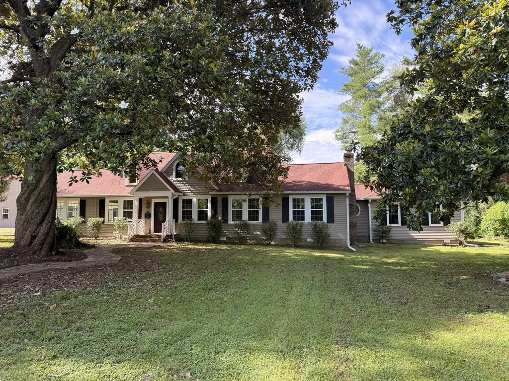 1989 Hampshire Pike Columbia TN 38401