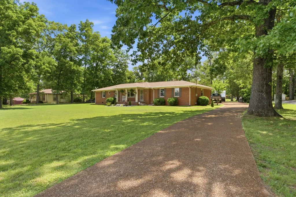 4121 Hunters Point Pike Lebanon TN 37087