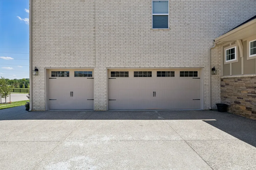 5011 High Park Hill Drive Arrington TN 37014