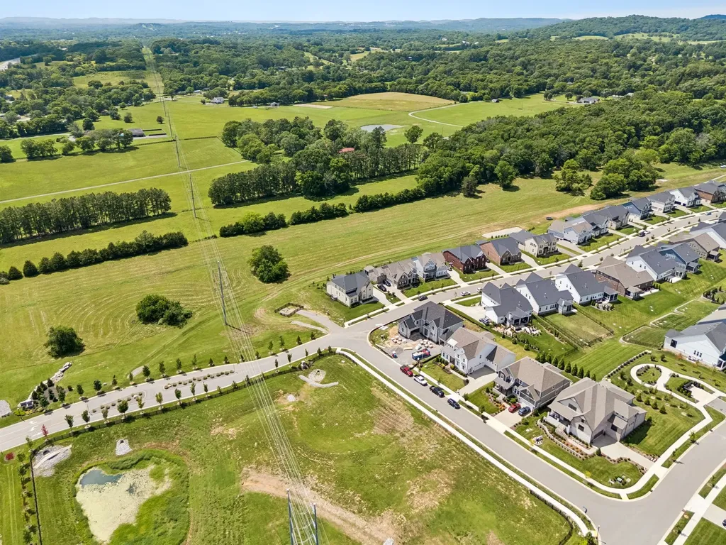 5011 High Park Hill Drive Arrington TN 37014