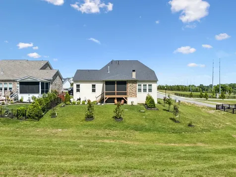 5011 High Park Hill Drive Arrington TN 37014