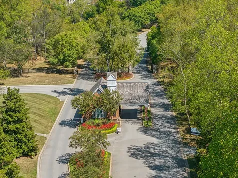 5011 High Park Hill Drive Arrington TN 37014
