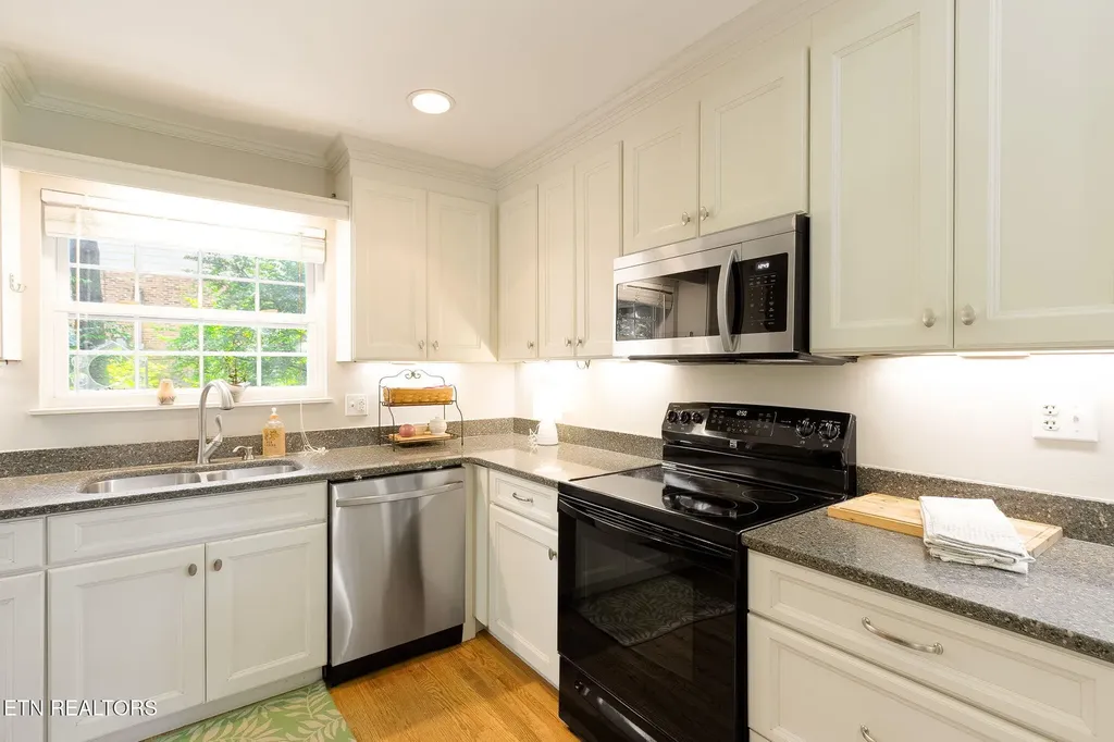 313 Forest Oak Drive Knoxville TN 37919