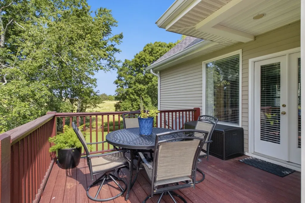1955 Trace Creek Road Mc Ewen TN 37101