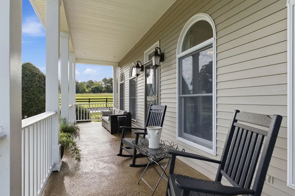 1955 Trace Creek Road Mc Ewen TN 37101